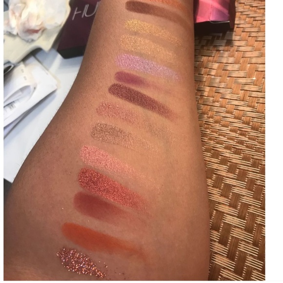 HUDA Beauty Desert Dusk Eye Shadow Pallette NWT - Picture 4 of 7